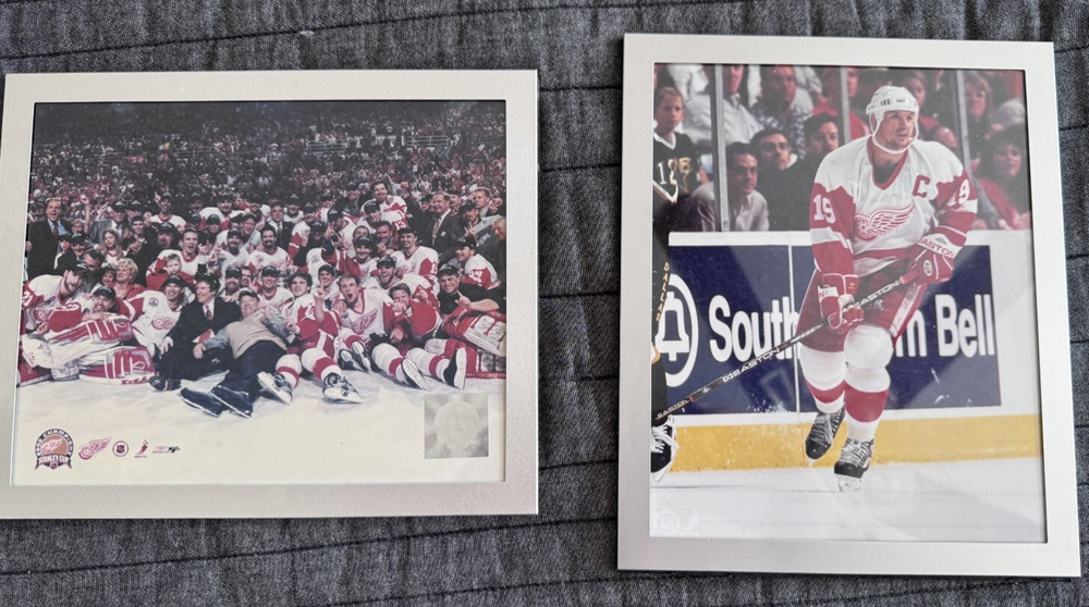 Detroit Red Wings 2002 Stanley Cup Steve Yzerman Framed 9x11 Photos (2) NHL